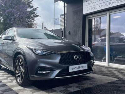 Infiniti Q30