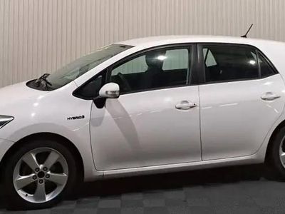 Blanc Occasion 2011 Toyota Auris Hybrid Executive Berline | 11 900 € (Prix assez cher)
