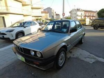 Occasion BMW 318 114 ch (83 kW) 1989 Gris Berline