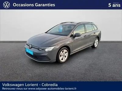 Gris dauphin métallisée Occasion 2022 VW Golf VIII Life Break | 20 990 € (Prix juste)