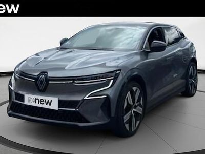 Gris Occasion 2023 Renault Mégane Iconic Berline | 25 990 € (Prix juste)