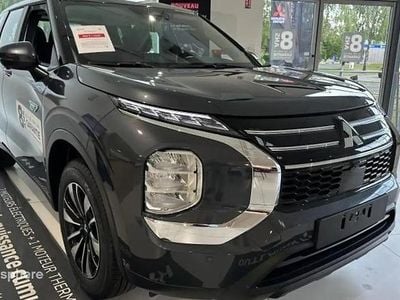 Nouvelle Mitsubishi Outlander P-HEV Invite 137 ch (100 kW) 2025 Gris SUV