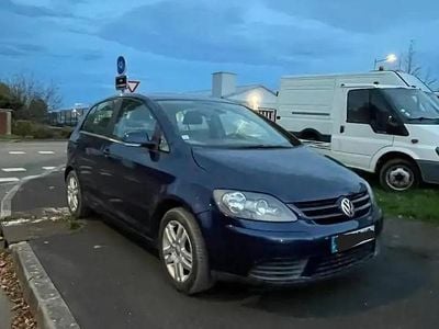 Noir Occasion 2005 VW Golf V Berline | 4 500 € (Prix assez cher)