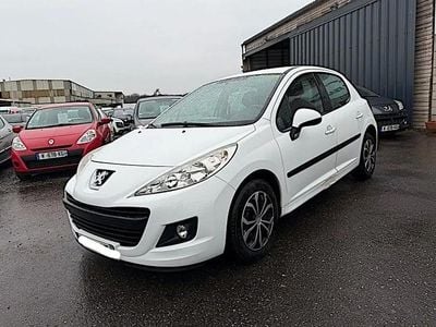 Blanc Occasion 2011 Peugeot 207 Active Berline | 4 499 € (Prix assez cher)