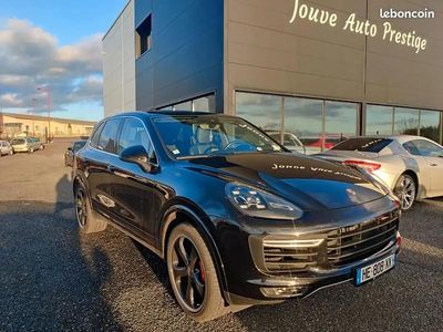 Noir Occasion 2015 Porsche Cayenne Turbo SUV | 48 000 €