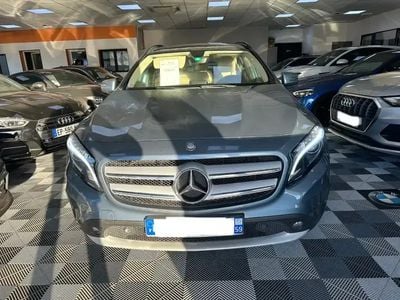 Mercedes GLA220