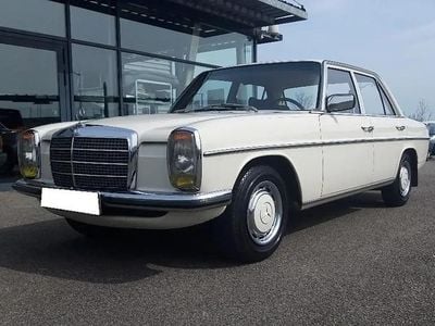 Blanc Occasion 1974 Mercedes W115 Berline | 24 990 €
