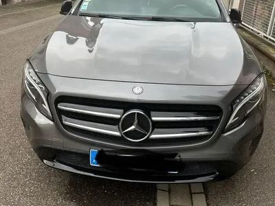 Mercedes GLA220