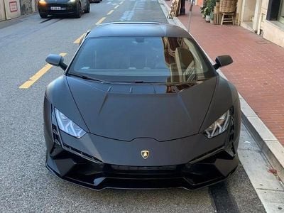 Noir Occasion 2024 Lamborghini Huracán Coupé | 359 000 € (Prix cher)