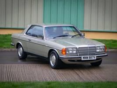 Occasion Mercedes 280 185 ch (136 kW) 1970 Vert Coupé