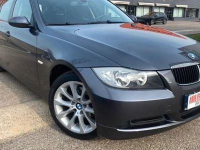 Gris Occasion 2008 BMW 318 Break | 7 990 € (Prix juste)