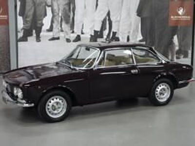 Rouge Occasion 1975 Alfa Romeo GT Junior Coupé | 42 500 €