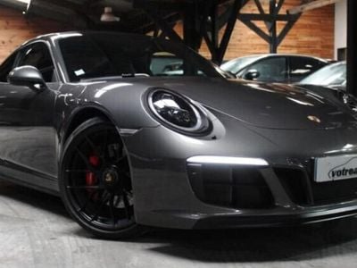 Porsche 911 Carrera 4 GTS