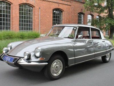 Gris Occasion 1966 Citroën DS Berline | 48 500 €