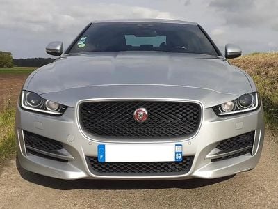 Occasion Jaguar XE R-Sport 163 ch (119 kW) 2017 Argent Berline