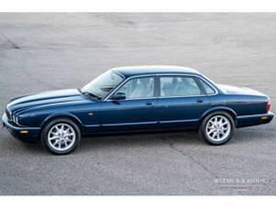Occasion Jaguar XJ8 Executive 284 ch (208 kW) 1999 Bleu Berline