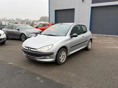 Gris Occasion 2001 Peugeot 206 Premium Berline | 3 490 € (Bon prix)