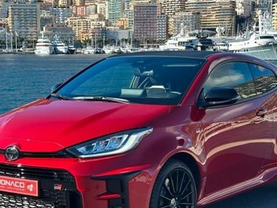 Rouge Occasion 2023 Toyota Yaris Premium Citadine | 39 990 € (Prix juste)