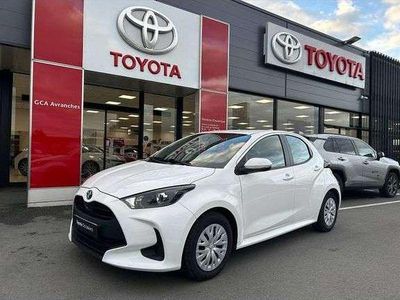 Blanc Occasion 2023 Toyota Yaris Hybrid Berline | 18 480 € (Prix juste)