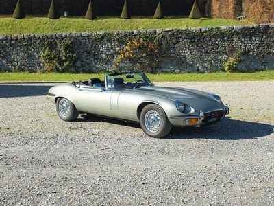 Gris Occasion 1974 Jaguar E-Type S Cabriolet | 75 000 €