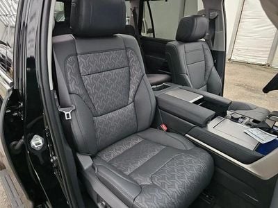 Noir Occasion 2025 Toyota Sequoia SUV | 129 163 €