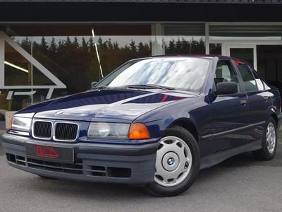 Occasion BMW 320 150 ch (110 kW) 1992 Bleu Berline