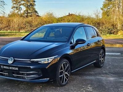 Noir Occasion 2024 VW Golf VIII Edition Berline | 32 900 € (Prix cher)