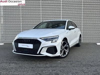 Blanc glacier métallisé Occasion 2024 Audi A3 Sportback e-tron S-Line Citadine | 32 990 € (Bon prix)