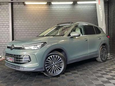 Vert Occasion 2024 VW Tiguan Elegance SUV | 39 990 € (Prix juste)