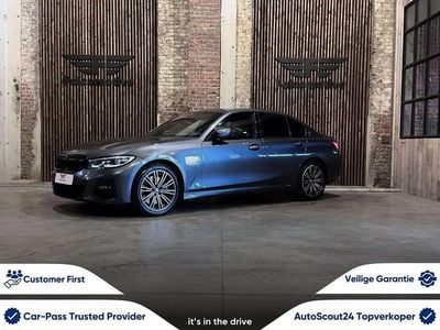 BMW 330e