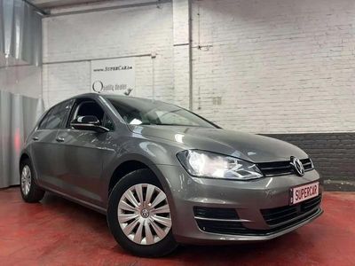 Brun Occasion 2015 VW Golf VII Trendline Berline | 9 490 € (Prix juste)