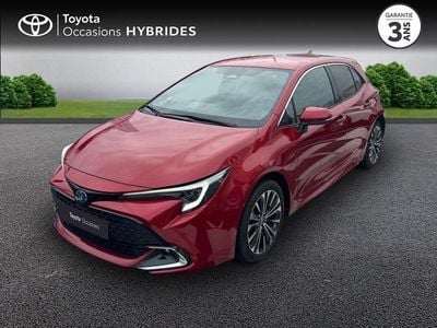 Rouge intense métallisé Occasion 2023 Toyota Corolla Design Berline | 24 790 € (Prix juste)