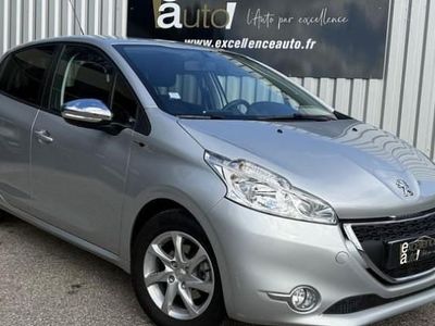 Gris Occasion 2014 Peugeot 208 Style Citadine | 7 500 € (Prix juste)