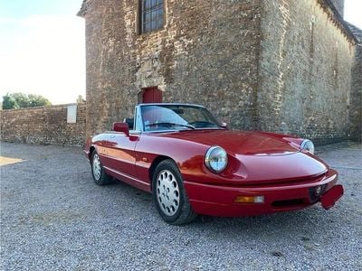 Rouge Occasion 1993 Alfa Romeo Spider Cabriolet | 21 500 €