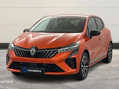 Orange Occasion 2024 Renault Clio V Techno Berline | 21 499 € (Prix assez cher)