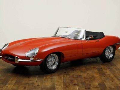 Rouge Occasion 1961 Jaguar E-Type Cabriolet | 169 000 €