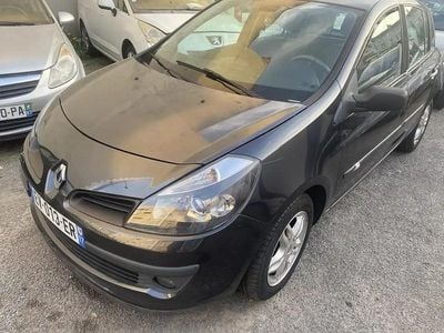 Occasion 2005 Renault Clio II Initiale Berline | 3 500 € (Prix assez cher)