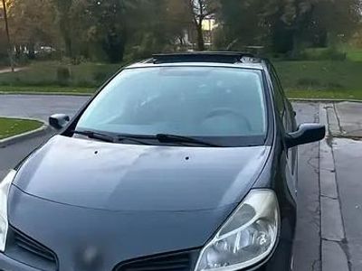 Gris Occasion 2007 Renault Clio II Expression Berline | 4 000 € (Prix cher)