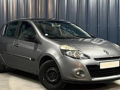 Gris Occasion 2011 Renault Clio II Berline | 5 990 € (Prix juste)