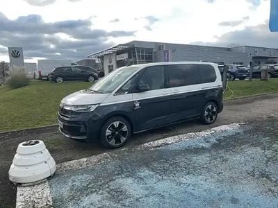Blanc candy/starlight blue métallisé Occasion 2025 VW Multivan Van | 89 005 €