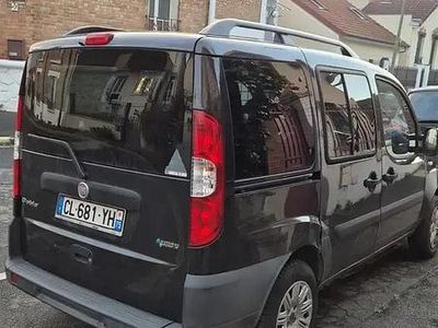 Noir Occasion 2009 Fiat Doblò Monospace | 1 600 €