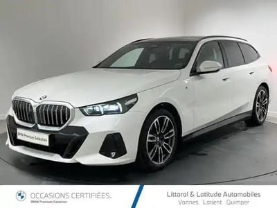 Mineralweiss métallisé Occasion 2024 BMW 520 M Sport Break | 67 900 € (Prix juste)