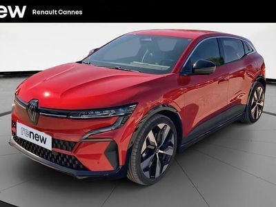 Rouge Occasion 2023 Renault Mégane Techno Berline | 28 999 € (Prix juste)