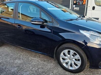 Bleu Occasion 2018 Peugeot 208 Active Citadine | 6 990 € (Prix juste)