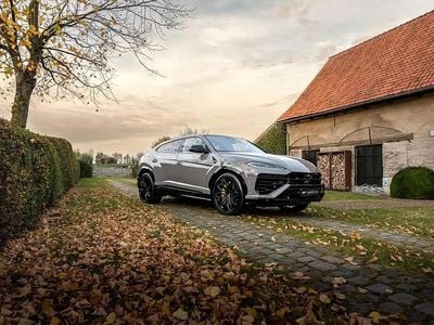 Gris Nouvelle 2025 Lamborghini Urus SUV | 354 950 € (Prix assez cher)