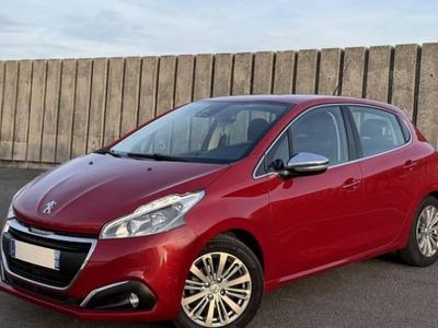 Rouge Occasion 2017 Peugeot 208 Allure Citadine | 8 990 € (Prix juste)