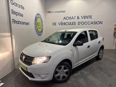 Blanc Occasion 2015 Dacia Sandero Berline | 6 990 € (Prix cher)