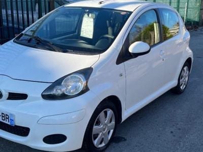 Occasion Toyota Aygo 71 ch (52 kW) 2011 Blanc Citadine