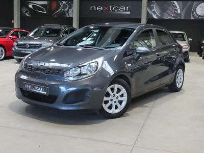 Gris Occasion 2014 Kia Rio Berline | 4 490 € (Bon prix)