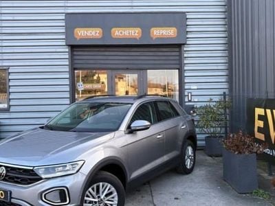 Gris Occasion 2023 VW T-Roc Life SUV | 23 990 € (Prix juste)